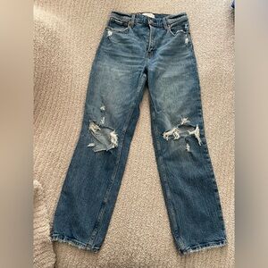Abercrombie & Fitch 27 jeans. The ‘90s Straight Ultra High Rise